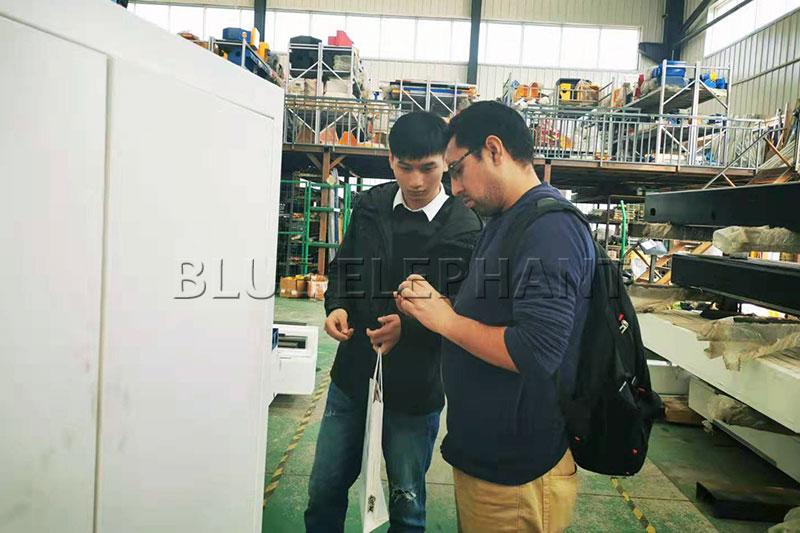 Welcome Egyptian customers to visit our factory 1 Welcome Egyptian customers to visit our factory 1