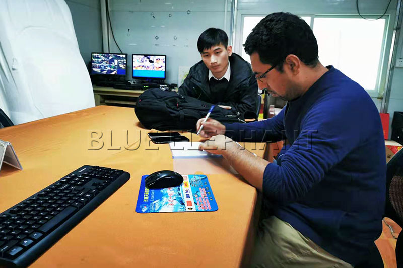 Welcome Egyptian customers to visit our factory 2 Welcome Egyptian customers to visit our factory 2