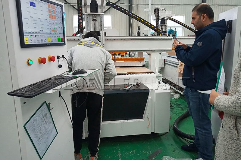 Welcome Qatar customers to visit the factory 3 Welcome Qatar customers to visit the factory 3