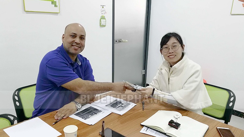 Canadian customer come to visit our factory and purchased our 1325 machine 5 Canadian customer come to visit our factory and purchased our 1325 machine 5