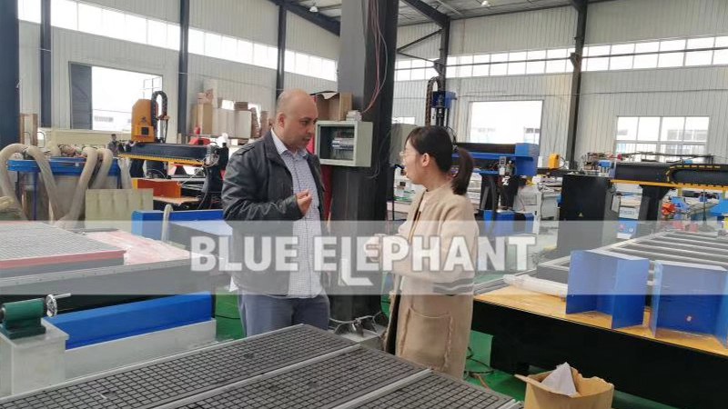 Canadian customer come to visit our factory and purchased our 1325 machine 3 Canadian customer come to visit our factory and purchased our 1325 machine 3