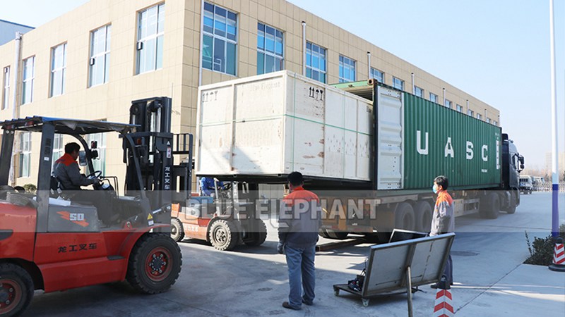 German Customer Check the Purchased 1325 CNC Machine 6 German Customer Check the Purchased 1325 CNC Machine 6