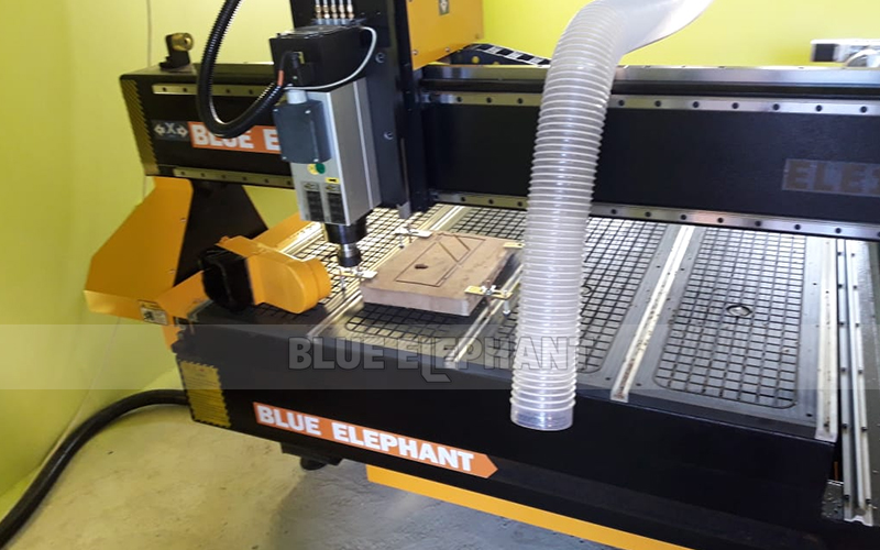 Feedback from Russia—Woodworking Machinery with Rotary Device 1 Feedback from Russia—Woodworking Machinery with Rotary Device 1