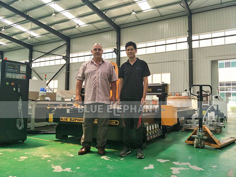 2090 Wood CNC Machine for an Australia Customer 2