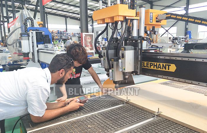 Training for Kenyan customer-1530 Pneumatic System 3 Spindles CNC Router 3 Training for Kenyan customer-1530 Pneumatic System 3 Spindles CNC Router 3