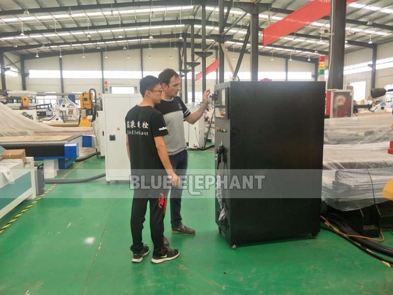 1325 4 Axis Carousel ATC CNC Router was tested by Netherlands Customer 3 1325 4 Axis Carousel ATC CNC Router was tested by Netherlands Customer 3