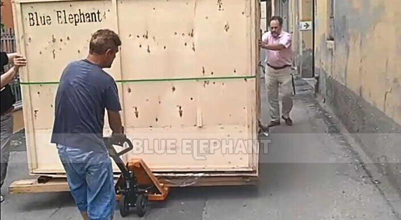 Italy customer received 1325 3 Axis CNC Router 1 Italy customer received 1325 3 Axis CNC Router 1
