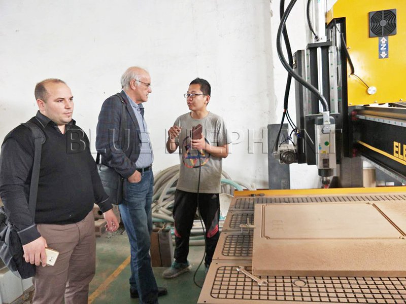 An Engineer and His Boss Came to See the Cnc Routers in Our Factory 1 An Engineer and His Boss Came to See the Cnc Routers in Our Factory 1