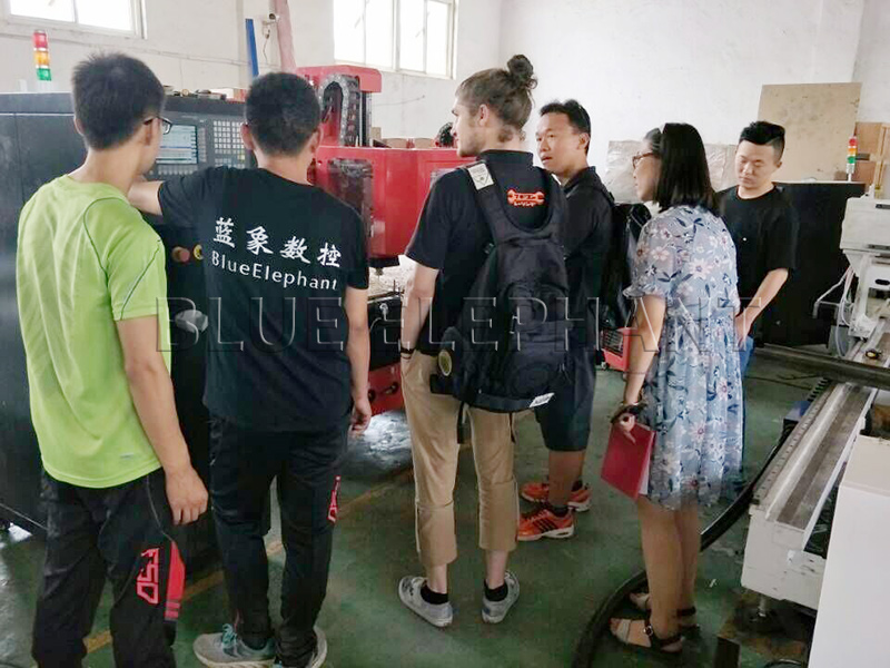 Japanese Customers Visited the Factory and Operateed the 1530 ATC CNC Router 1 Japanese Customers Visited the Factory and Operateed the 1530 ATC CNC Router 1