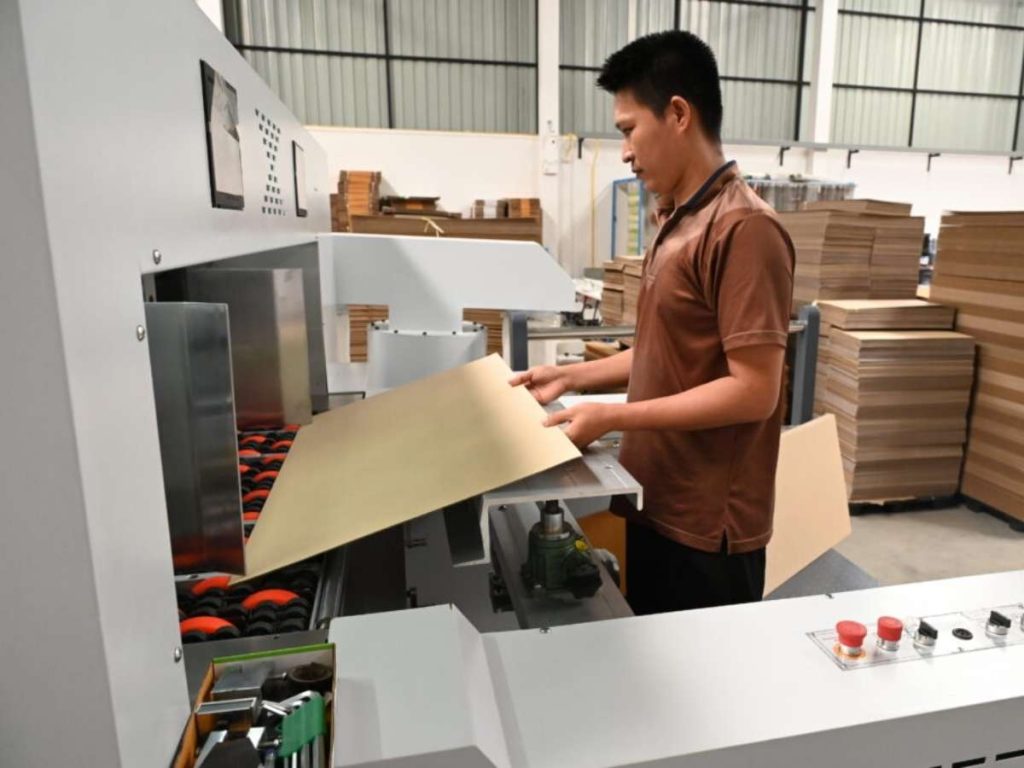 How Corrugated Boxes Are Made: A Step-by-Step Guide 2 How Corrugated Boxes Are Made: A Step-by-Step Guide 2