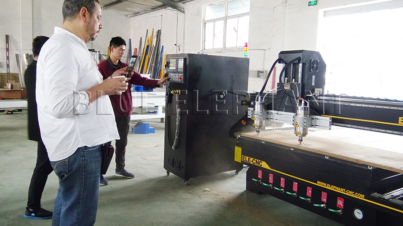 customer from qatar visited our factory -2