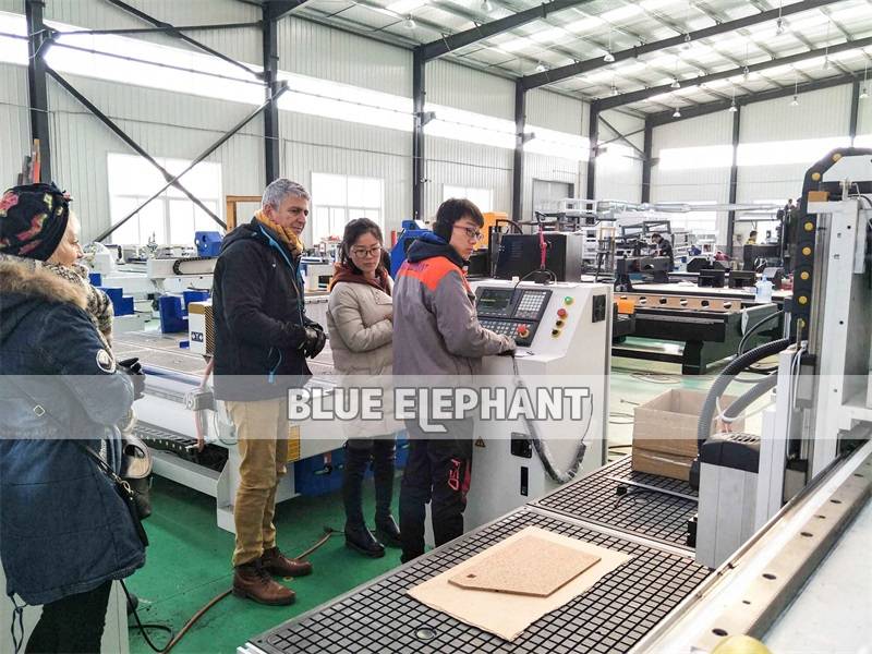 two french customers visited our factory 02