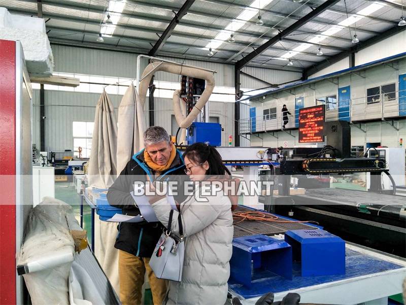 two french customers visited our factory 03
