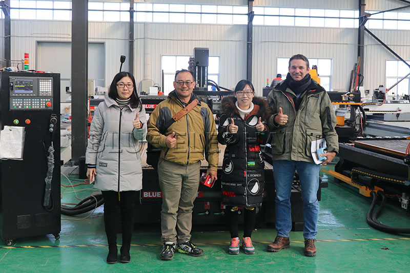 Australian Friends Selected 1325 CNC Router Machines