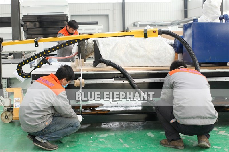 CNC Router's production process (2)