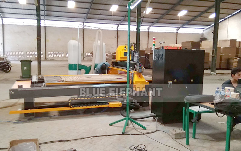 Technical Supports in Indonesia, 1530 ATC Wood Carving Machine with Linear Magazine (11)