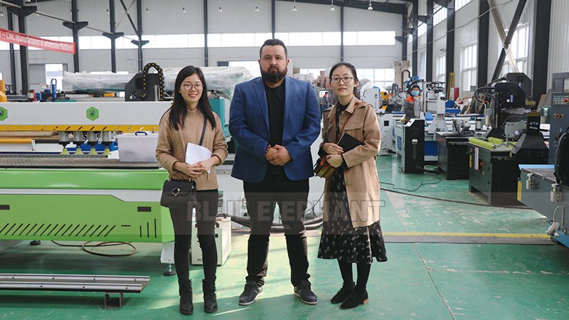 Mexican Customer Come to Visit Our Factory and Purchased Our 1325 CNC Machine (1)