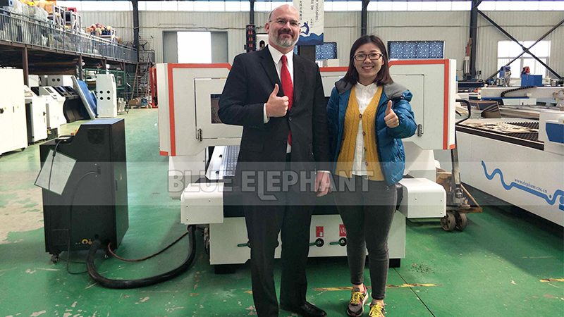 Our USA Customer Come to Visit Our Factory (1)
