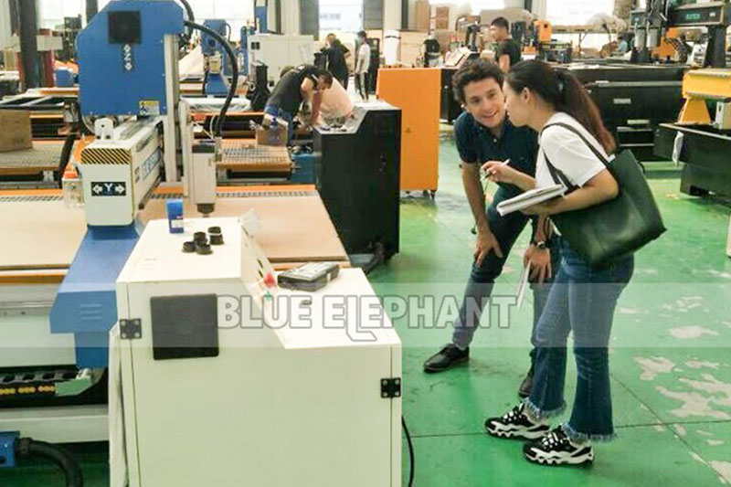 Argentine Customer Visit for Advertising CNC and 3 Axis CNC Machine