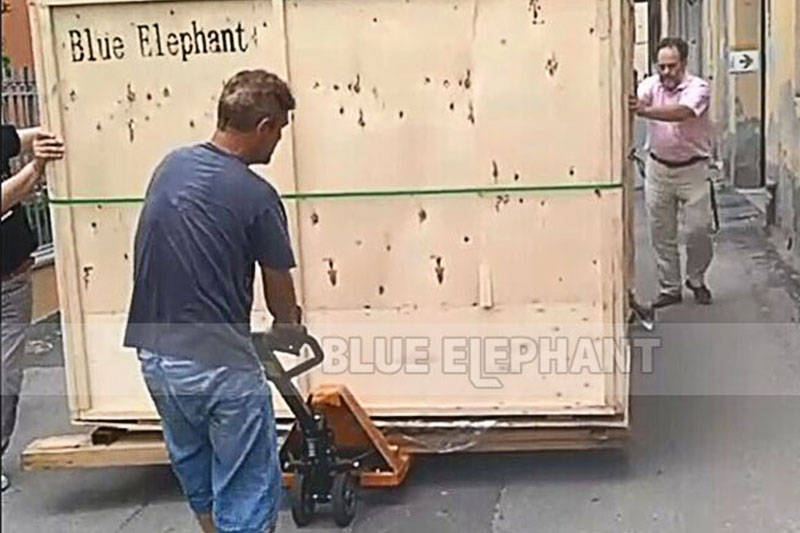 Italy customer received 1325 3 Axis CNC Router