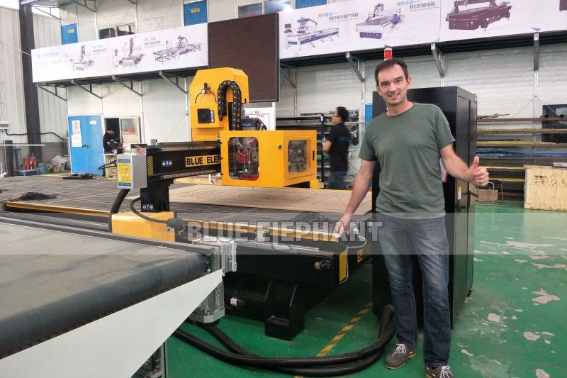 1325 4 Axis Carousel ATC CNC Router was tested by Netherlands Customer