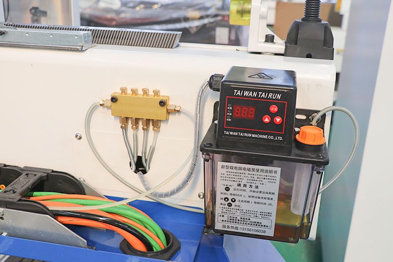 Automatic lubrication system