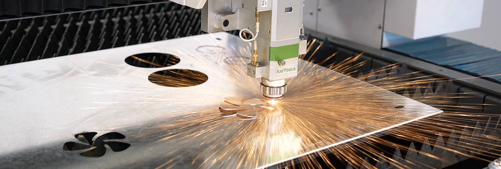 Fiber Laser Machine Cut Metals