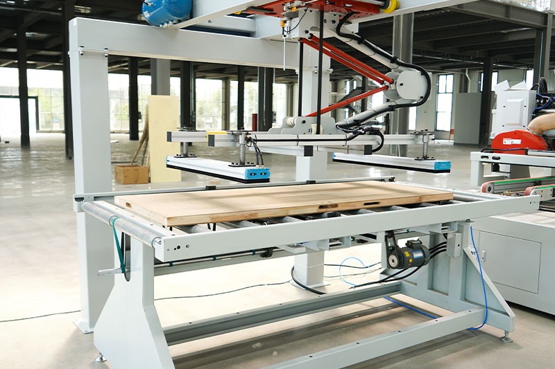 Automatic Loading and Unloading Four Sides Cutting Saw Machine for Sale ...