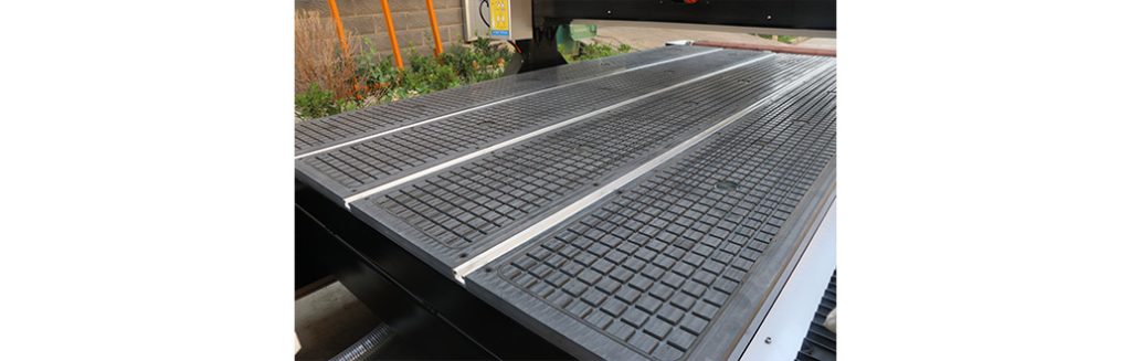 How to choose between the 3 axis and 4 axis CNC router? 4 How to choose between the 3 axis and 4 axis CNC router? 4
