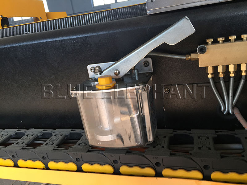 manual-2 CNC Router Maintenance Checklist & CNC Lubrication System Tips 4
