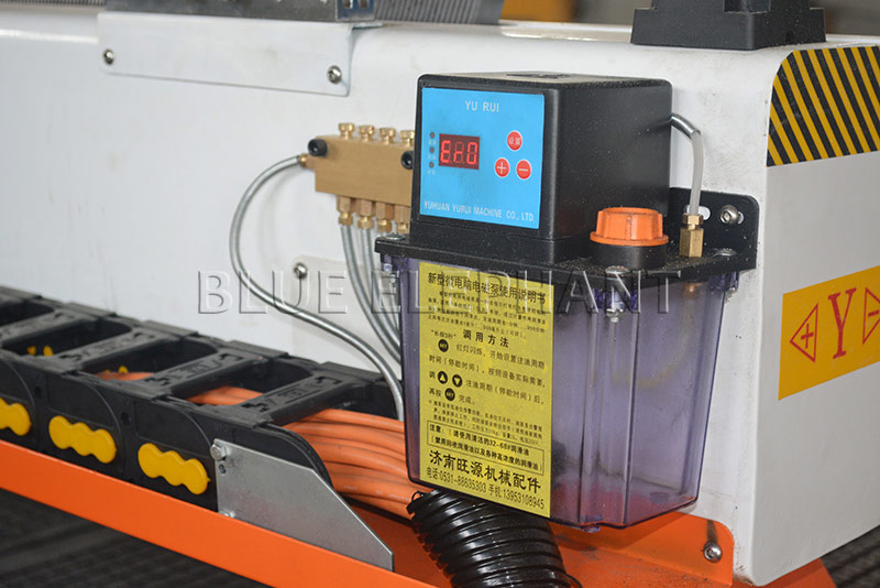 auto-2 CNC Router Maintenance Checklist & CNC Lubrication System Tips 6