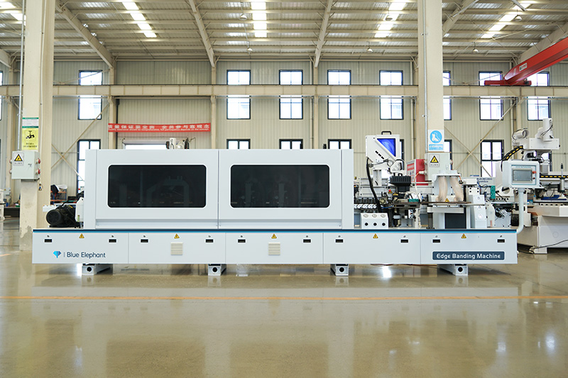 Bordatrice automatica E-70JR - Immagine 2