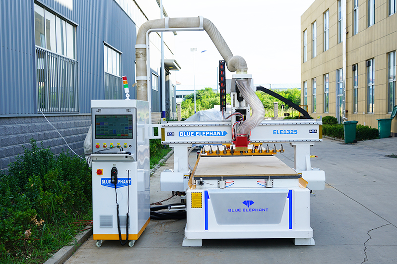 Macchina CNC per nesting lineare ATC 1325 con doppia piattaforma - Immagine 2