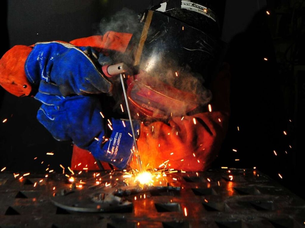 Laser Welding vs MIG Welding: A Side-by-Side Comparison 1 Laser Welding vs MIG Welding: A Side-by-Side Comparison 1